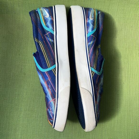 EXCELLENT CONDITION NIKE CANVAS SLIP ON VAN-LIKE SHOES WOMEN’S 9/EURO 40 - Picture 7 of 9